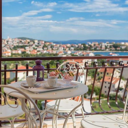 Apartments Loncar Seget Vranjica Exterior photo