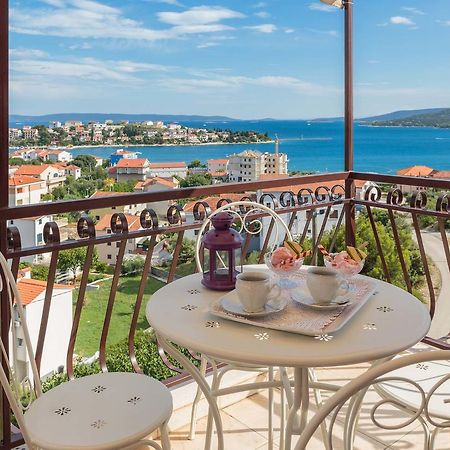 Apartments Loncar Seget Vranjica Exterior photo