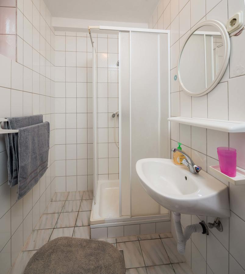 Apartments Loncar Seget Vranjica Exterior photo