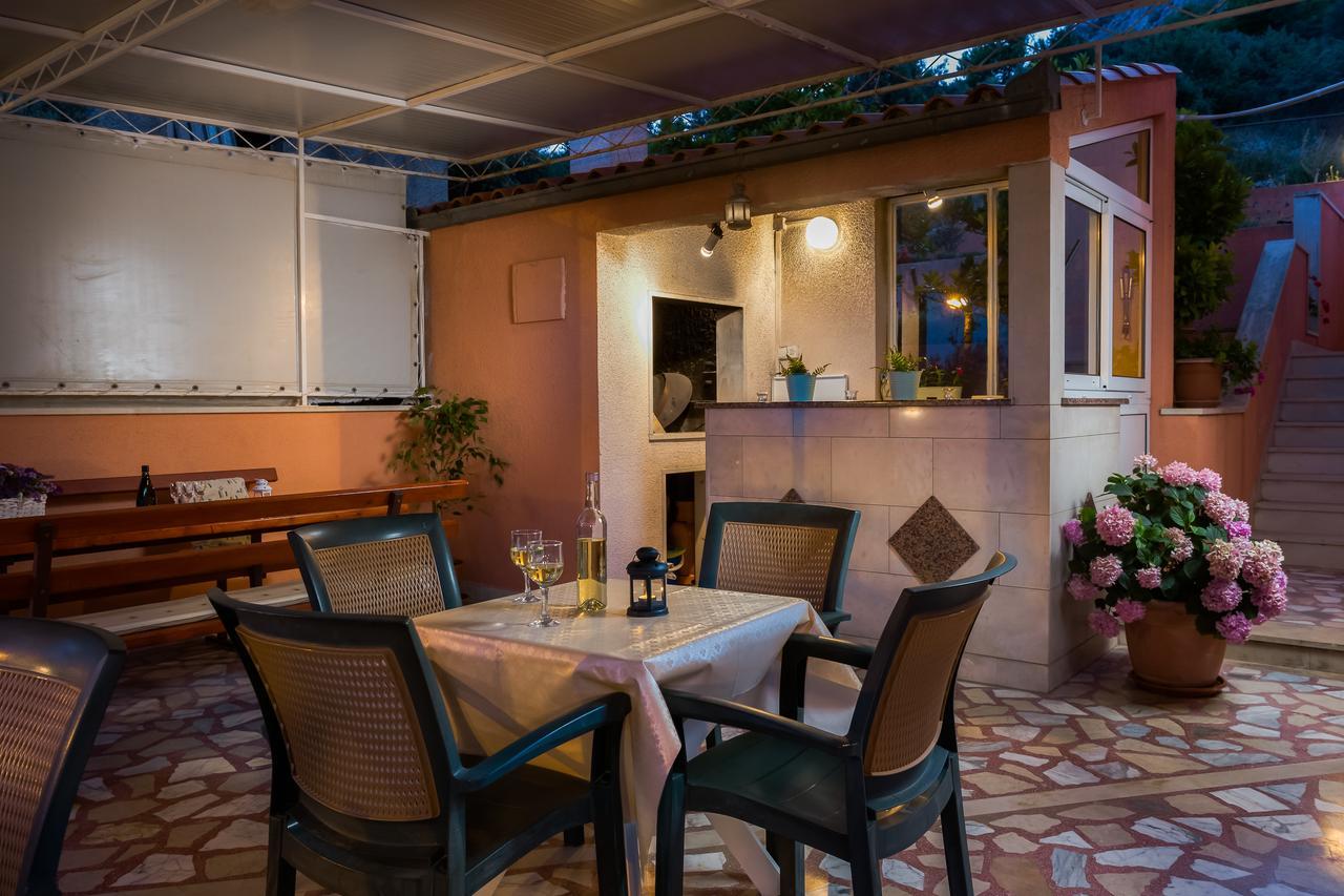 Apartments Loncar Seget Vranjica Exterior photo